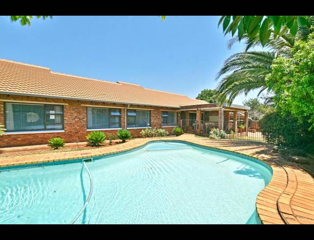 4 BEDROOM HOUSE FOR SALE IN MULBARTON